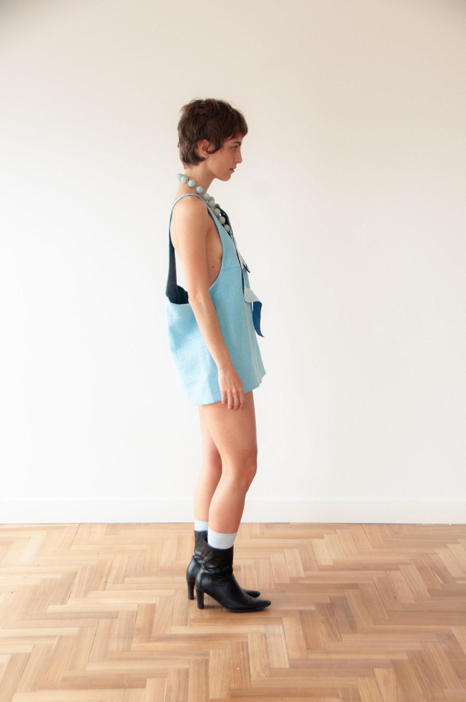 vestido atado con alambre - Imagen 4