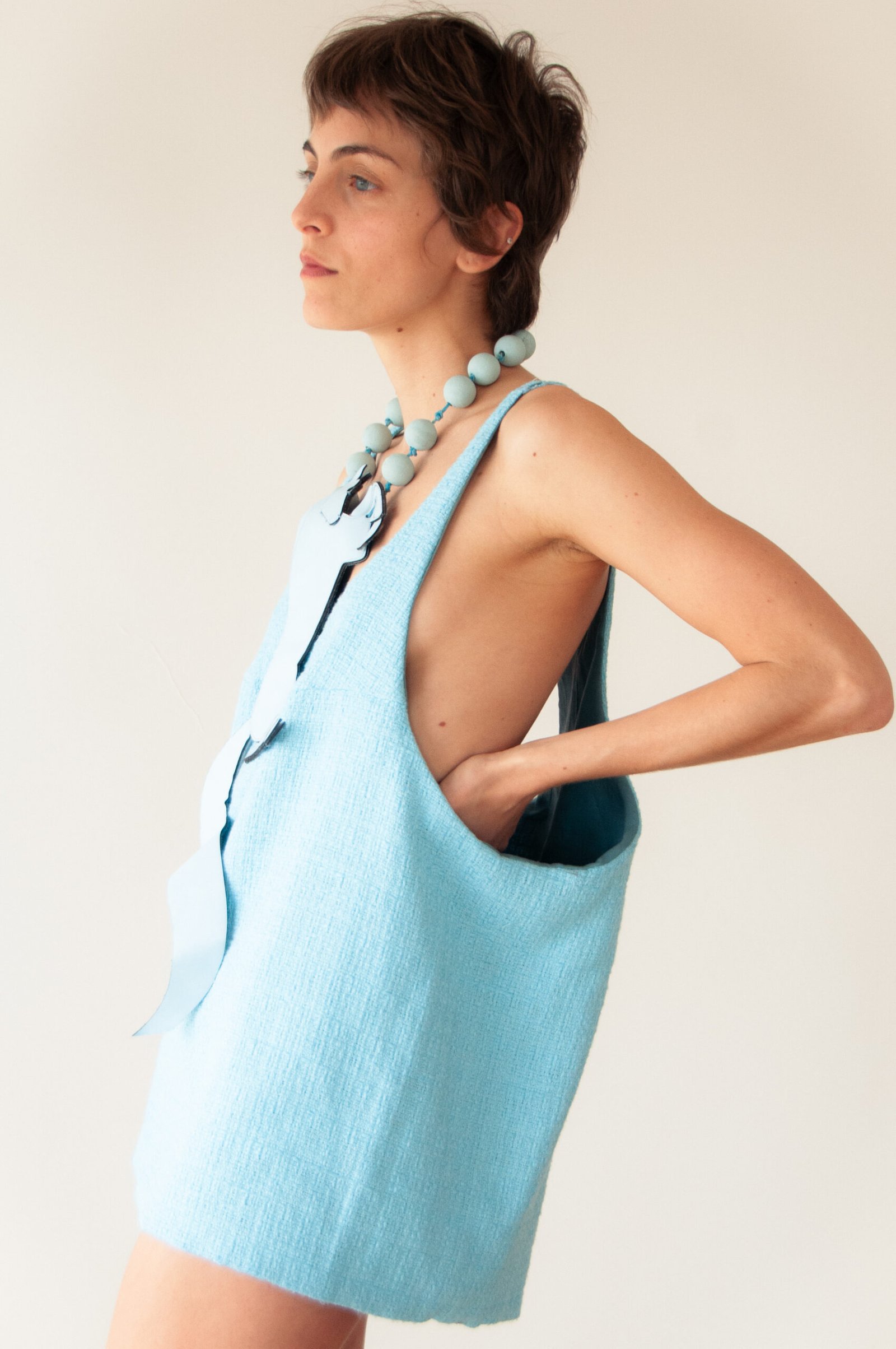 vestido atado con alambre - Imagen 2